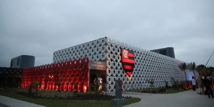Pacotão de reforços: Flamengo fecha contratação de zagueiro e meia-atacante para a temporada de 2021