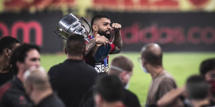 Gabigol não perde a oportunidade e zoa com paraguaio do Vasco que provocou o Flamengo após o Clássico dos Milhões