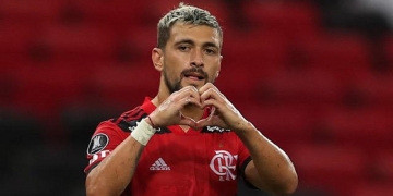 Imprensa argentina delira com atuação de gala de Arrascaeta: ‘Jogador extraordinário’