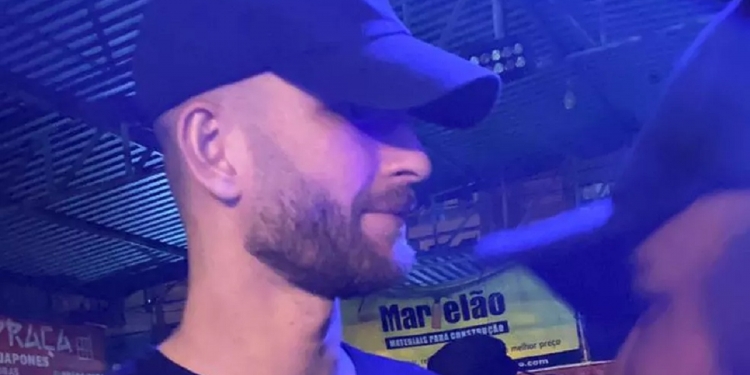 Léo Pereira falta ao treino dizendo estar doente e é flagrado em festa com aglomeração; clima no Flamengo esquenta