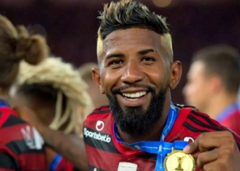 Rodinei retorna ao Flamengo e deve jogar a Libertadores de 2021; lateral-direito vem sendo titular pelo Internacional