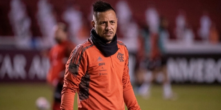Lesões voltam a atormentar o Flamengo após vitória contra a LDU e preocupam Rogério Ceni para a sequência de jogos