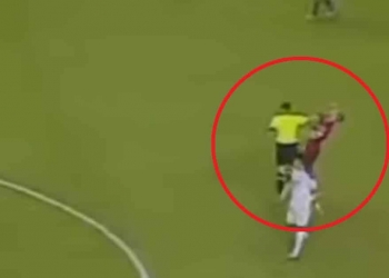 Vídeo mostra árbitro de LDU x Flamengo dando ‘soco’ na face de Diego Ribas e espalha de maneira viral pela internet