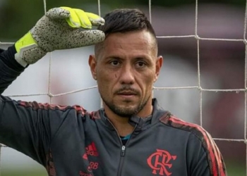 Boa notícia: Diego Alves não tem lesão constatada, mas ainda é dúvida para a Libertadores