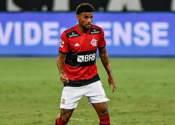 Torcida do Flamengo fica revolta com erros de Bruno Viana e detona o zagueiro pelas redes sociais