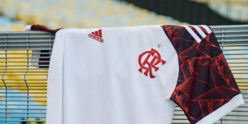 Fotos: Flamengo lança Uniforme II para a temporada de 2021 e deixa torcedores apaixonados com a beleza