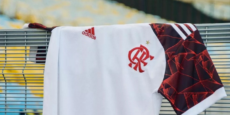 Fotos: Flamengo lança Uniforme II para a temporada de 2021 e deixa torcedores apaixonados com a beleza