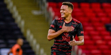 Flamengo se aproxima de acordo com clube belga para venda de Rodrigo Muniz