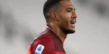 Torcida do Flamengo invade perfil da Roma (ITA) e cobra contratação de zagueiro a Marcos Braz