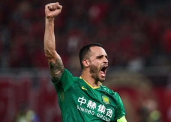 Renato Augusto quer jogar no Flamengo e aceita reduzir salários para ser contratado, diz canal