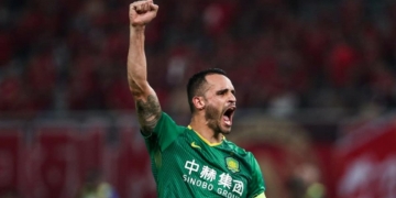 Renato Augusto quer jogar no Flamengo e aceita reduzir salários para ser contratado, diz canal
