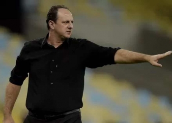 Rogério Ceni é afastado do comando do Flamengo por problemas de saúde; novo treinador assume o time principal