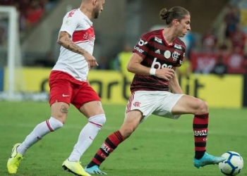 Filipe Luís rompe o silêncio e diz a verdade sobre demora para renovar contrato com o Flamengo