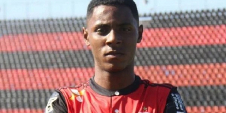 Sobrevivente do incêndio no Ninho do Urubu é relacionado pelo Flamengo pela primeira vez e causa comoção na Gávea