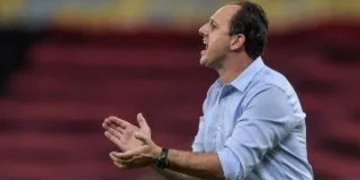 Atacante sensação do Flamengo recusa proposta milionária do futebol europeu por boa fase vivida no Rubro-Negro