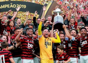 Campeão da Libertadores e Brasileirão pelo Flamengo em 2019 é oferecido ao Santos