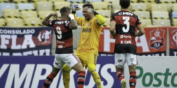 Site italiano diz que Juventus está interessado na contratação do goleiro Diego Alves junto ao Flamengo