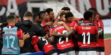 Melhores momentos: Flamengo joga com sobra, derrota o Coritiba e se classifica para as oitavas de final da Copa do Brasil