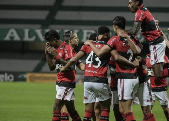 Flamengo deve receber proposta da Europa para a venda de atacante nos próximos dias, diz imprensa esportiva