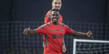 Cruzeiro quer devolver jogador do Flamengo após flagras em casas noturnas e desrespeito aos protocolos da Covid-19
