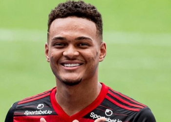 Flamengo recebe novas sondagens por Rodrigo Muniz após sequência de gols e toma decisão importante quanto aos valores