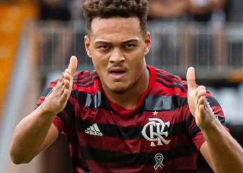 Al-Nasr prepara ‘caminhão de dinheiro’ para tirar Rodrigo Muniz do Flamengo; valores impressionam