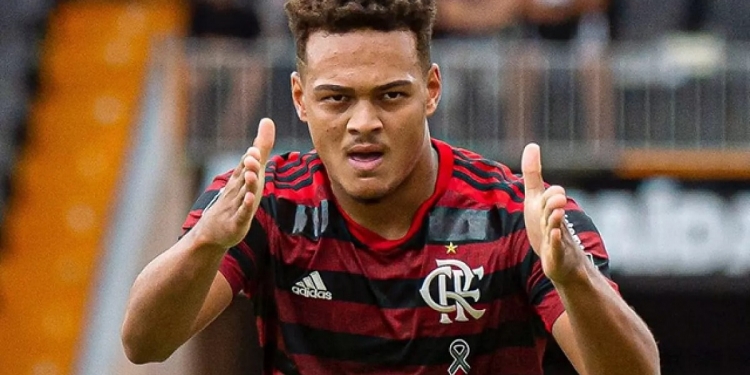 Al-Nasr prepara ‘caminhão de dinheiro’ para tirar Rodrigo Muniz do Flamengo; valores impressionam