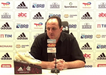 Rogério Ceni anuncia reforço para o sistema ofensivo do Flamengo em coletiva de imprensa após vitória contra o Fortaleza