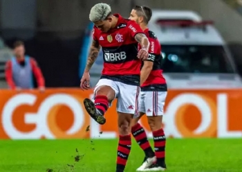 Comentarista defende que diretoria do Flamengo puna Pedro por ‘chilique’ após ser substituído por Rogério Ceni
