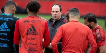 Time europeu encaminha proposta milionária ao Flamengo para a compra de zagueiro do elenco de Rogério Ceni