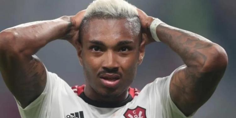 Chega ao fim a novela pela venda de Vitinho; Flamengo decide se aceita proposta milionária da Arábia Saudita