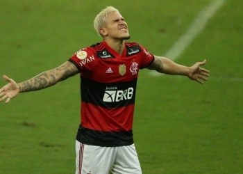 Dirigente do Flamengo provoca bate-boca com técnico da Seleção Brasileira por conta de Pedro