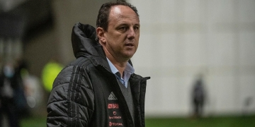 Rogério Ceni pede contratação de jogador com passagens pelo Barcelona para substituir Gerson, diz site