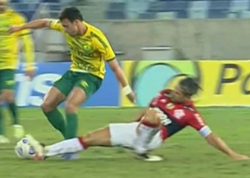 Diego Ribas tem problema constatado e é afastado dos gramados