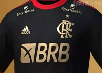 Uniforme III do Flamengo para a temporada de 2021 vaza na internet; detalhes em dourado chamam atenção dos rubro-negros