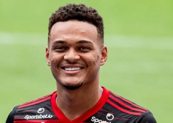 Rodrigo Muniz deve receber salário 60 vezes superior com saída do Flamengo; Emirados Árabes Unidos deve ser o destino