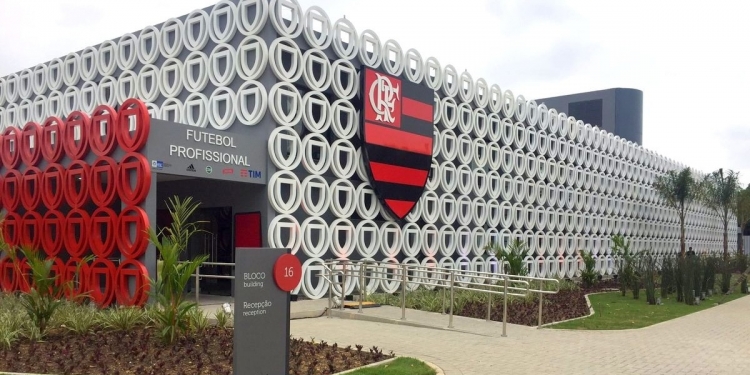 Flamengo encaminha contratação de atacante destaque no futebol brasileiro; acordo está próximo de ser assinado