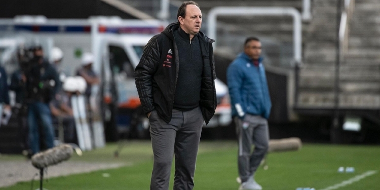 Jornalista diz que jogadores importantes do Flamengo estariam insatisfeitos com o técnico Rogério Ceni