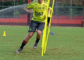Flamengo topa fazer negócio com time da Ucrânia e meia pode estar de saída para a Europa