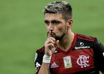 Fábio Sormani diz que Arrascaeta é produto da ‘mídia flamenguista’: ‘Não joga essa bola toda que a torcida acha’
