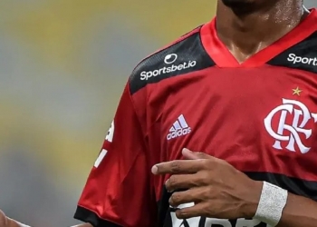 Chega ao fim as conversas entre Flamengo e clube da Inglaterra pela transferência de meia; negócio gira ao redor dos R$ 500 milhões