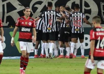 Vídeo com os melhores momentos: Flamengo sofre apagão, toma dois gols em dois minutos e é derrotado mais uma vez no Brasileirão