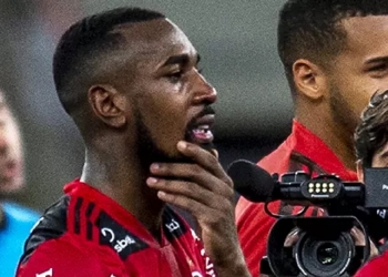 Jogadores do Flamengo assumem insatisfação com a venda de Gerson e pressão para a demissão de Rogério Ceni aumenta