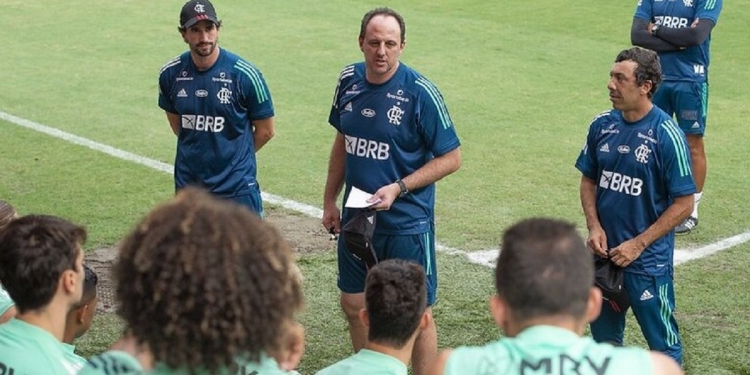 Rogério Ceni bateu boca com jogador durante treinamento antes de ser demitido do Flamengo