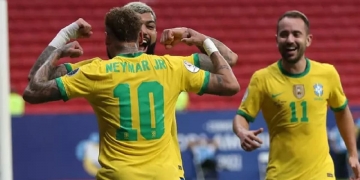 Gabigol e Everton Ribeiro entrarão em campo contra a Chapecoense neste domingo? Possibilidade é estudada pelo Flamengo