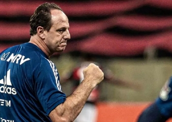 Rogério Ceni faz jogo duro com o Flamengo, não aceita acordo e exige pagamento integral dos R$ 3 milhões em multa rescisória