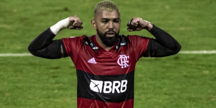 Ex-atacante do Flamengo alfineta Gabigol e diz que ‘camisa 9’ copiou sua comemoração: ‘Eu que inventei’