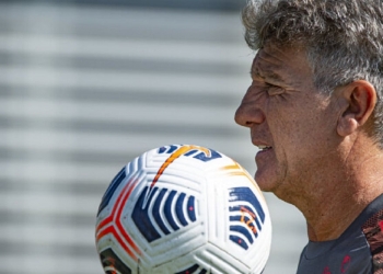 Jogador não agrada Renato Gaúcho e rescisão é encaminhada pelo Flamengo; time da Colômbia é o alvo