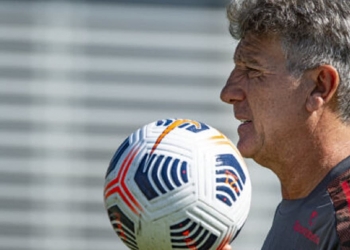 Renato Gaúcho ganha reforços de atacante e zagueiro para a sequência da Libertadores 2021