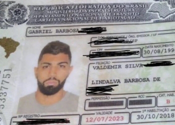 Gabigol perde CNH no aeroporto, torcedores do Flamengo encontram e ‘cobram recompensa’ pela devolução